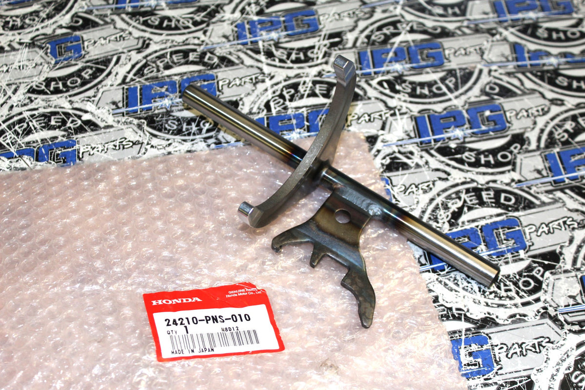 HONDA K20 TYPE-R REPLACEMENT 3RD / 4TH SELECTOR FORK IN GEARBOX main image 0