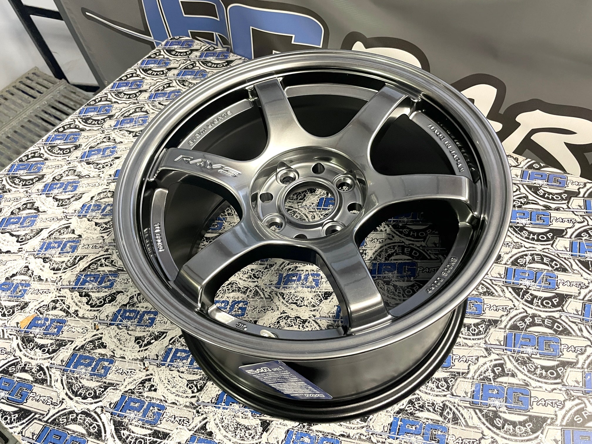 Rays Gram Lights 57DR 15x8 - 4x100 +35mm - Grace Silver – IPGparts